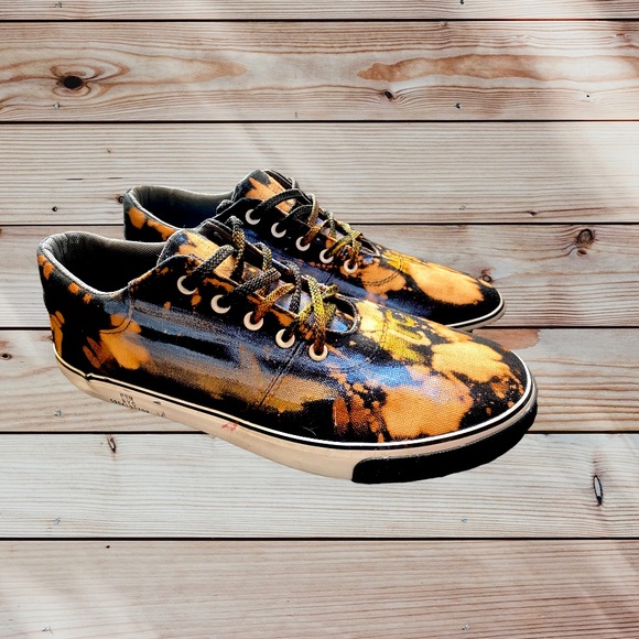 Sneaker - Picture 2 of 5